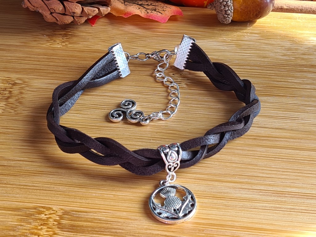 Bracelet outlander. Bracelet breloque chardon d'écosse.